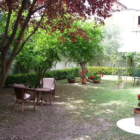 Arco Di San Francesco Nocleg ze śniadaniem 3*